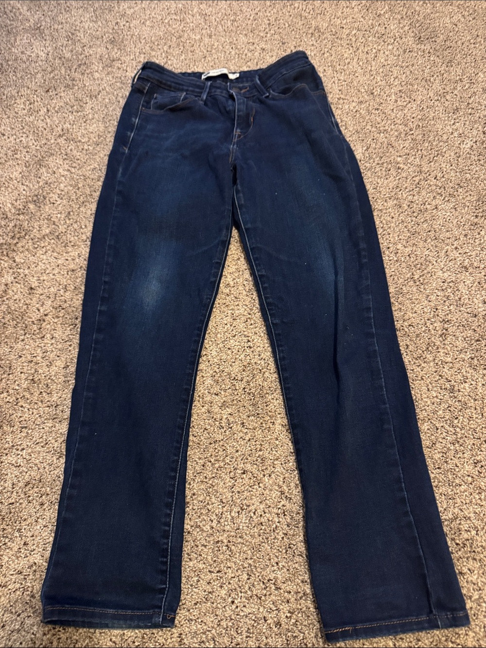Levi's Women’s Navy Bue Mid-Rise Jeans size 29